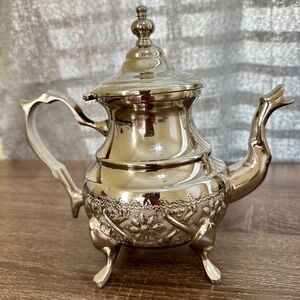 Brand New Moroccan Large Tea Pot Handmade. Silver Made In Morocco Fez. 5 cups